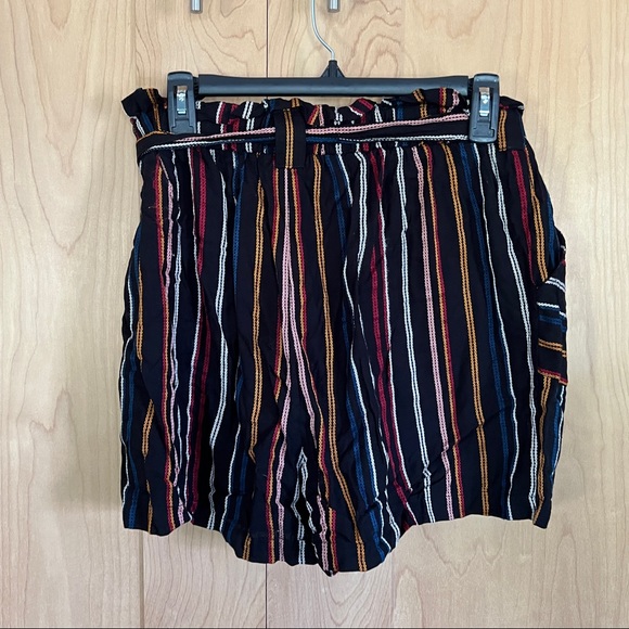 Stripped shorts - Picture 2 of 4
